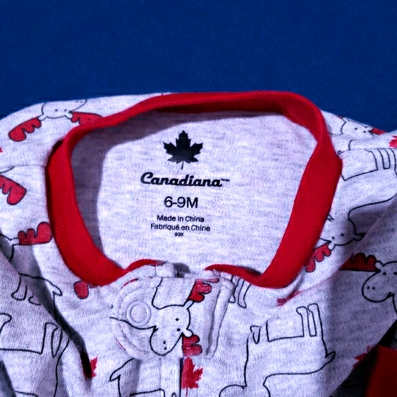 6-9M Moose Canadian Onesie | Red & Grey with Hat - Picture 4 of 4
